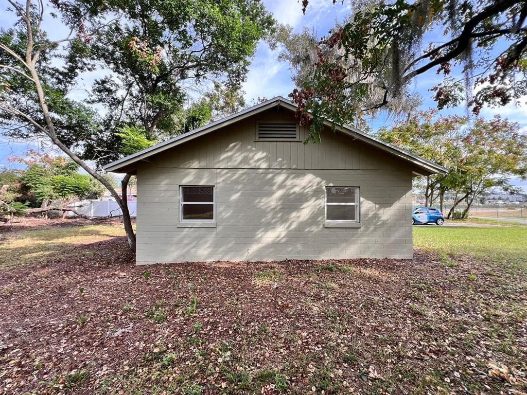107 OAKLAND DRIVE, DELAND, FL 32720 — zdjęcie 4