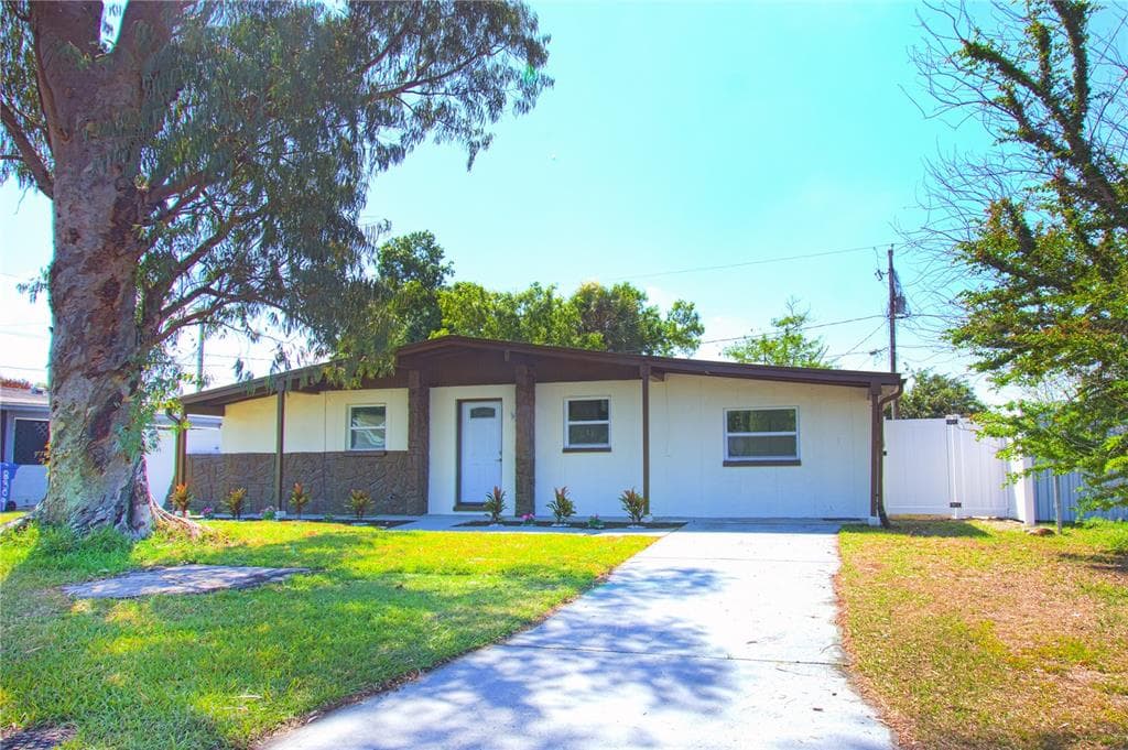 8307 LIBBY LANE, TAMPA, FL 33619 — zdjęcie 4