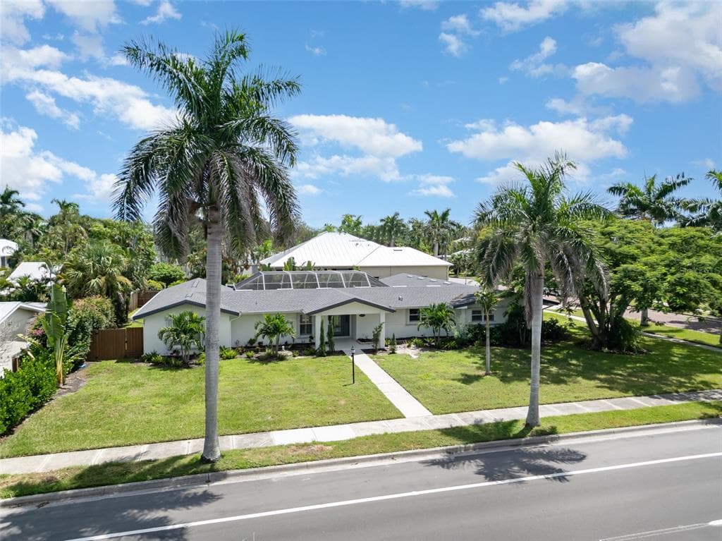 625 W OLYMPIA AVENUE, PUNTA GORDA, FL 33950 — zdjęcie 4