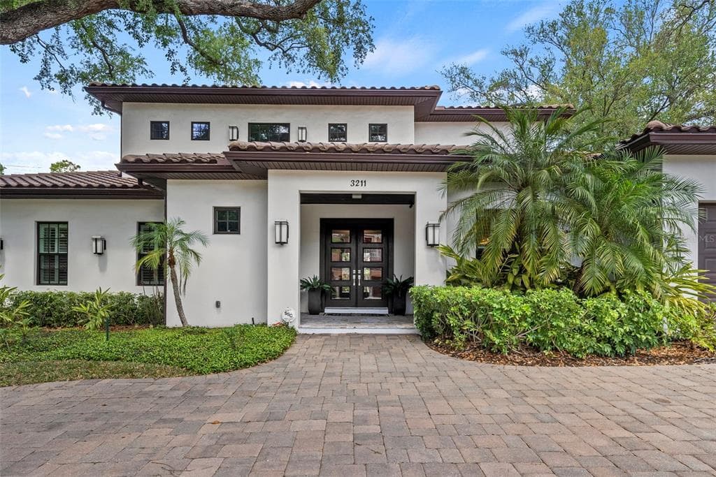 3211 W BAY VILLA AVENUE, TAMPA, FL 33611