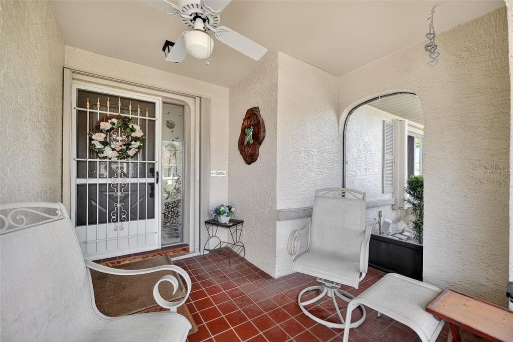 2322 LANCASTER DRIVE, SUN CITY CENTER, FL 33573 — zdjęcie 4