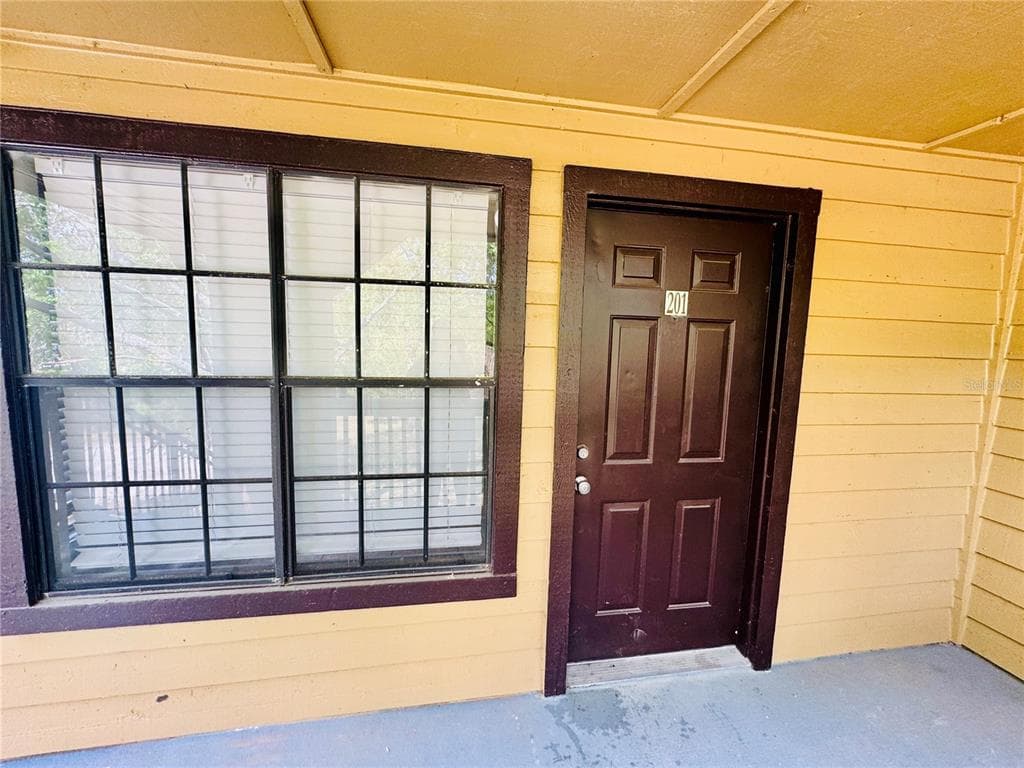 385 WOODSIDE DRIVE # 201, ALTAMONTE SPRINGS, FL 32701