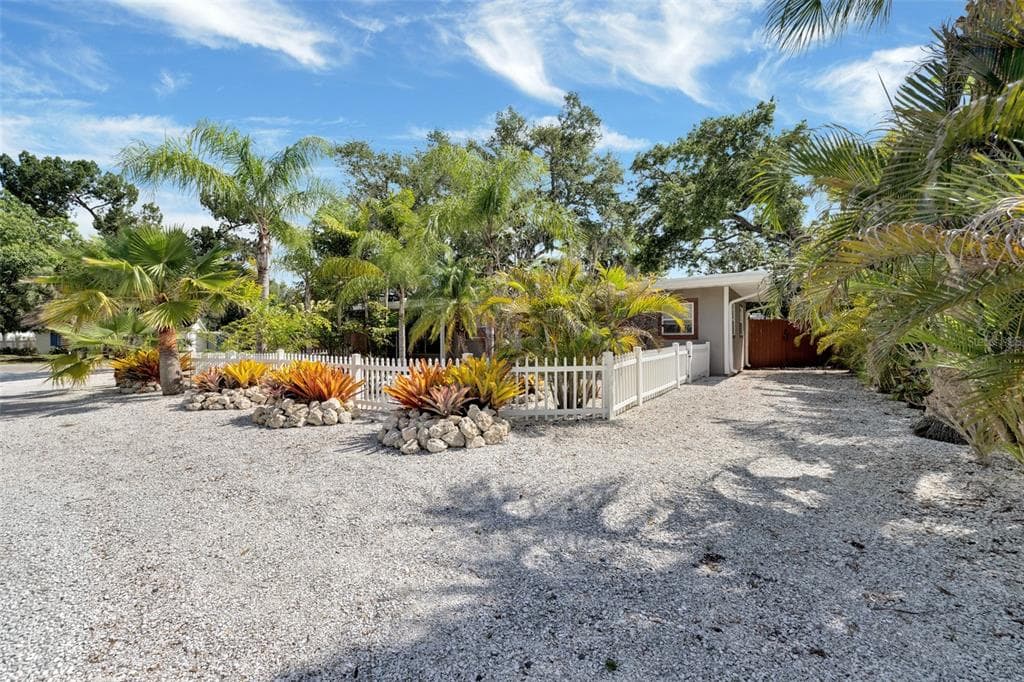 1415 S SCHOOL AVENUE, SARASOTA, FL 34239 — zdjęcie 3