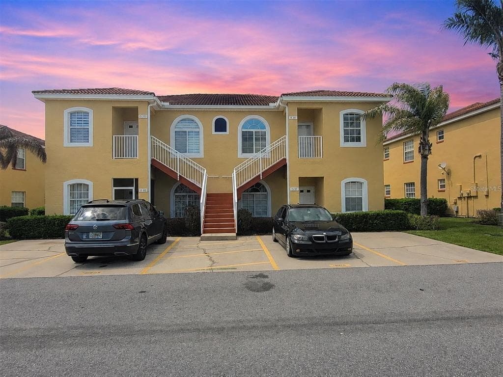 15201 INDIAN CREEK DRIVE # B, KISSIMMEE, FL 34759