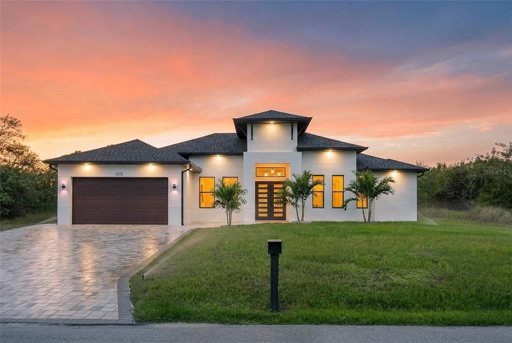 1015 HOFFER STREET, PORT CHARLOTTE, FL 33953