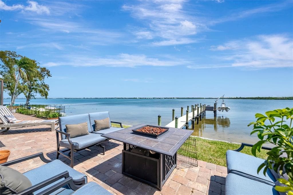 3863 CATALINA DRIVE, BRADENTON, FL 34210