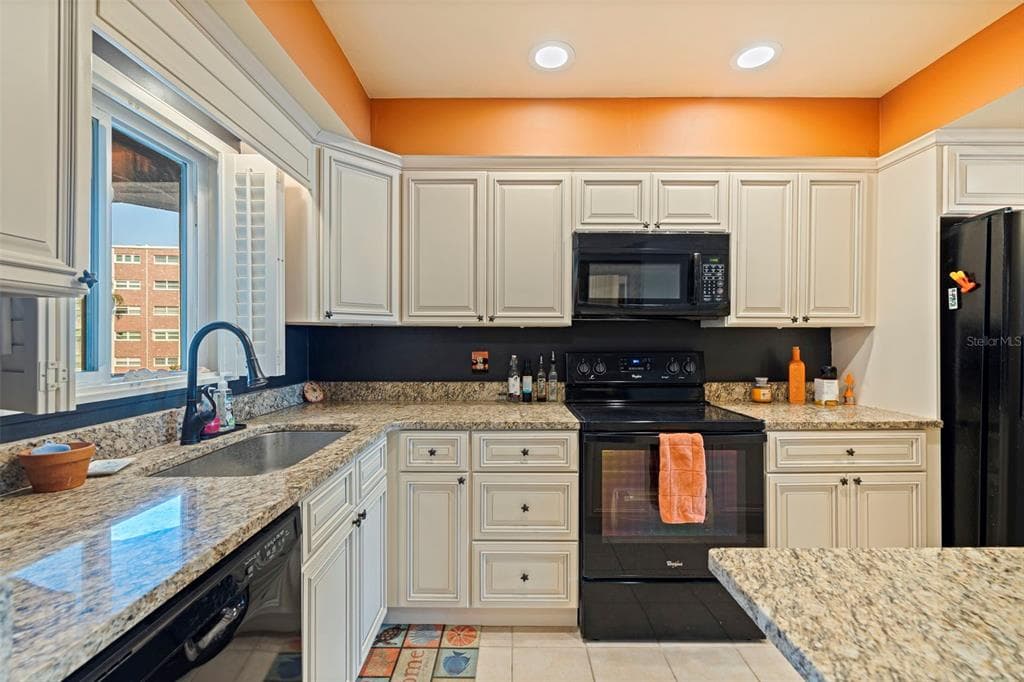 5555 GULF BOULEVARD # 215, ST PETE BEACH, FL 33706 — zdjęcie 4