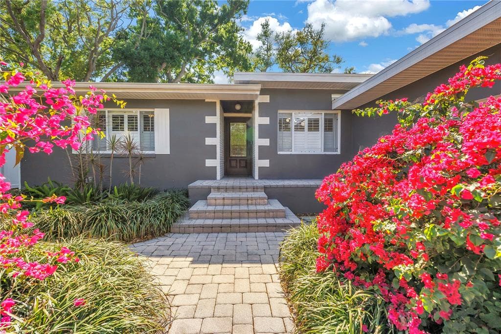 209 BANDERA WAY NE, ST PETERSBURG, FL 33704 — zdjęcie 4
