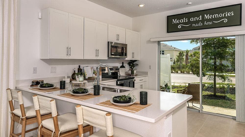 10605 ORBIT TERRACE, SARASOTA, FL 34241 — zdjęcie 2