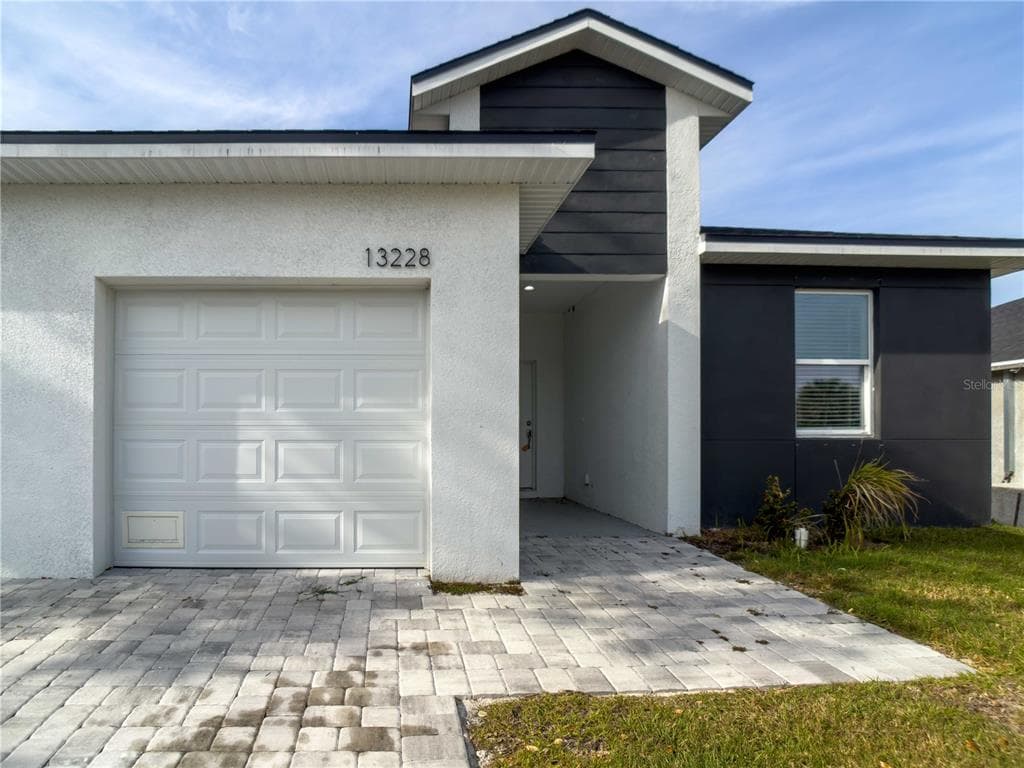 13228 BLYTHEVILLE AVENUE, PORT CHARLOTTE, FL 33981 — zdjęcie 2