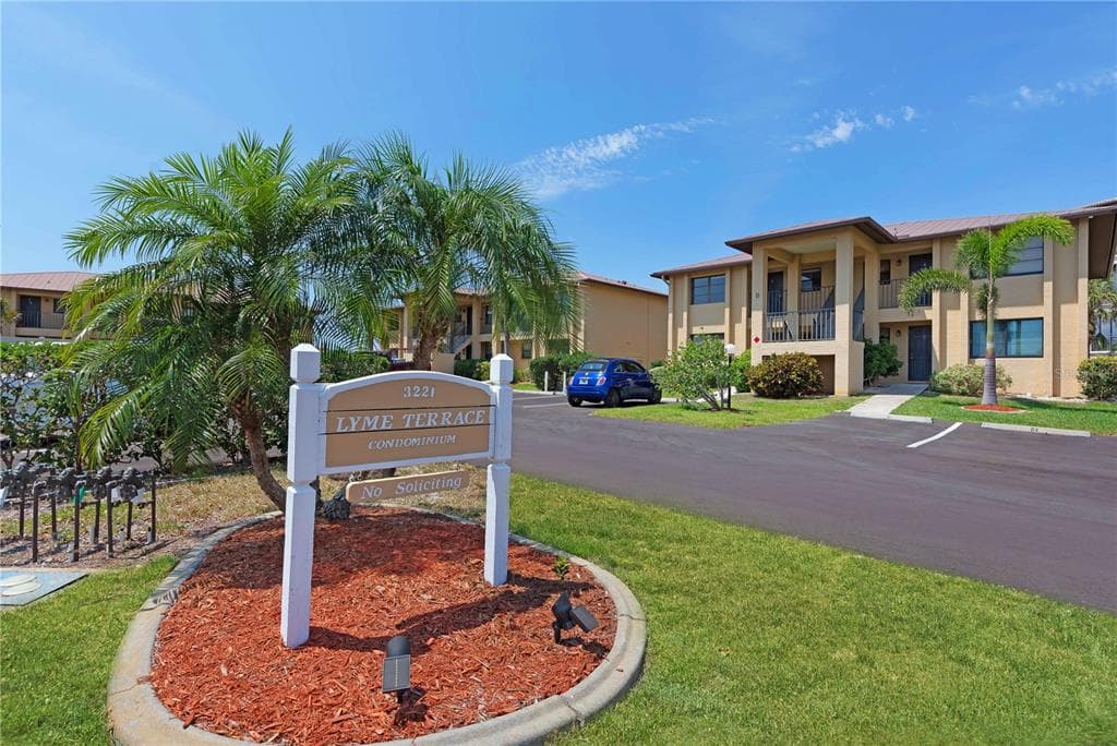 3221 WHITE IBIS COURT # D2, PUNTA GORDA, FL 33950