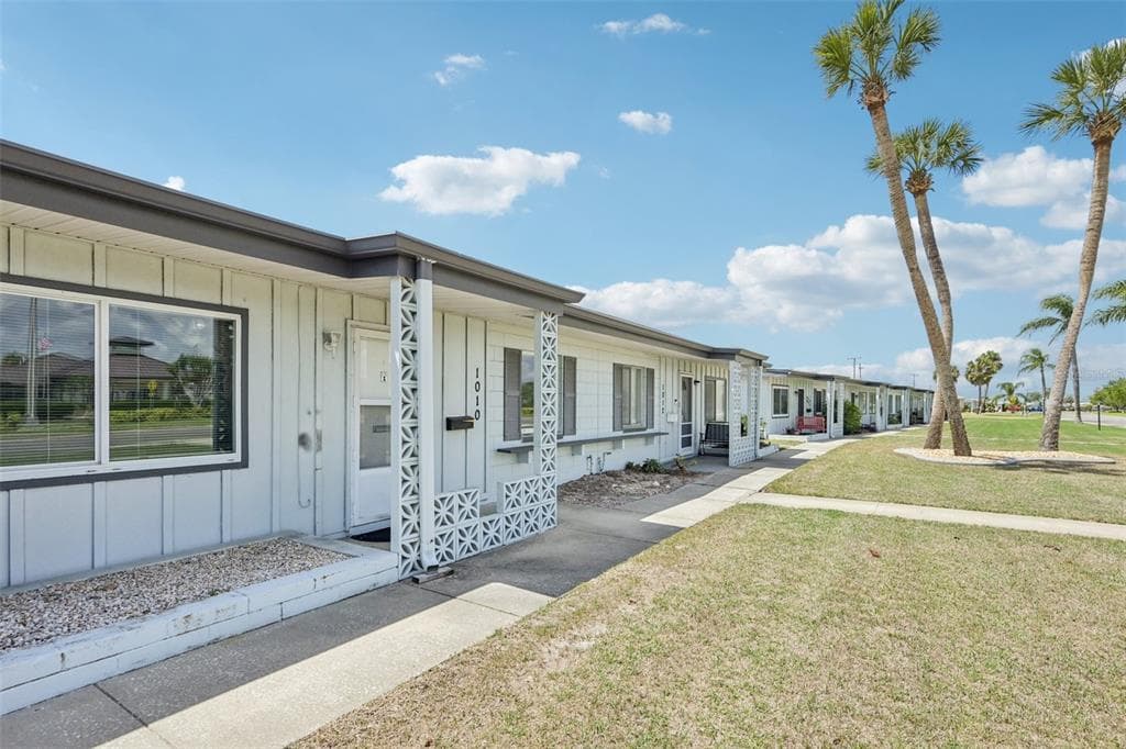 1010 N PEBBLE BEACH BOULEVARD, SUN CITY CENTER, FL 33573 — zdjęcie 3