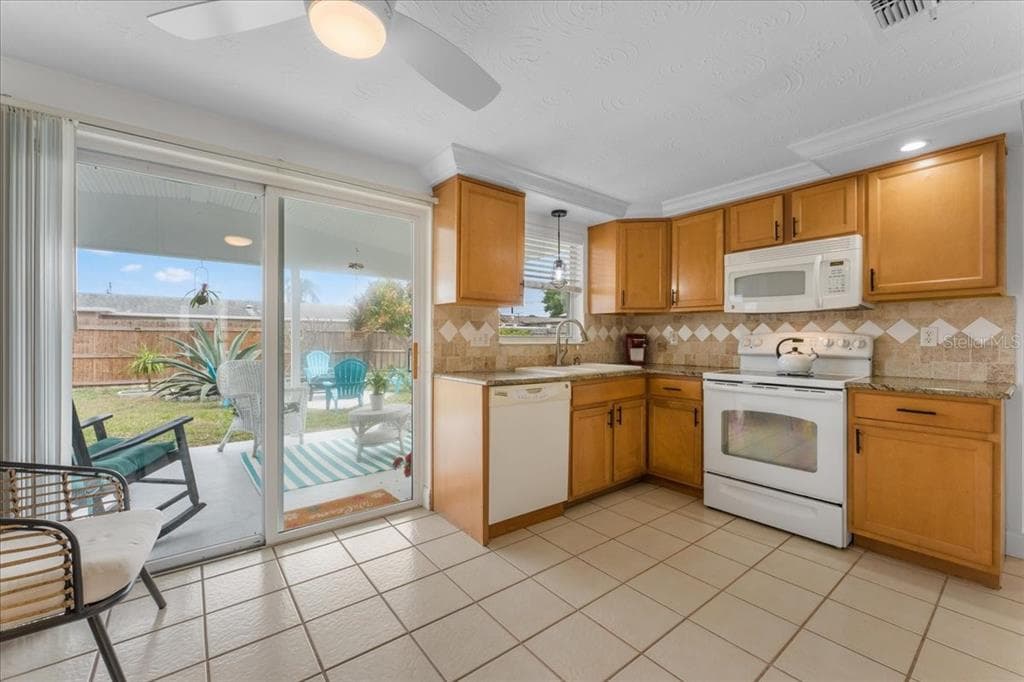 3731 ELMWOOD DRIVE, HOLIDAY, FL 34691 — zdjęcie 3