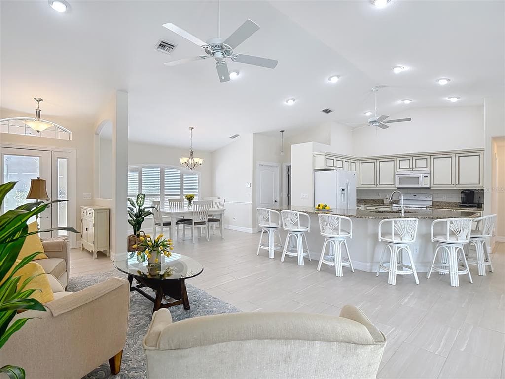 70 CLUBHOUSE ROAD, ROTONDA WEST, FL 33947 — zdjęcie 4