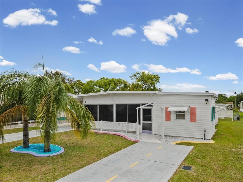 7366 FIRST LOOP AVENUE, BROOKSVILLE, FL 34613 — zdjęcie 2