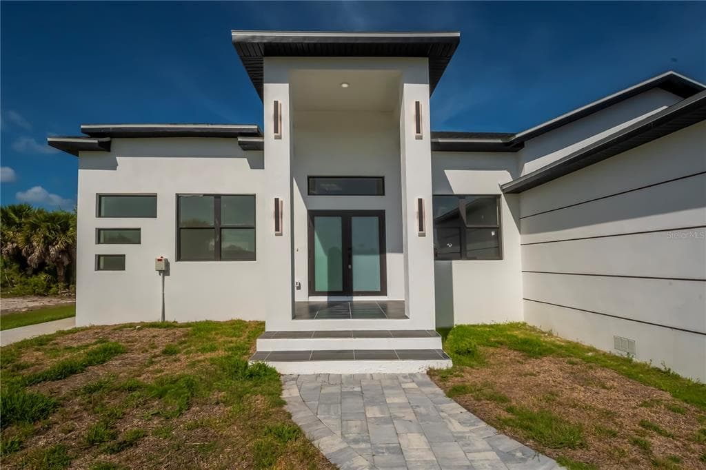 10165 & 10157 KINGSVILLE DRIVE, PORT CHARLOTTE, FL 33981 — zdjęcie 2