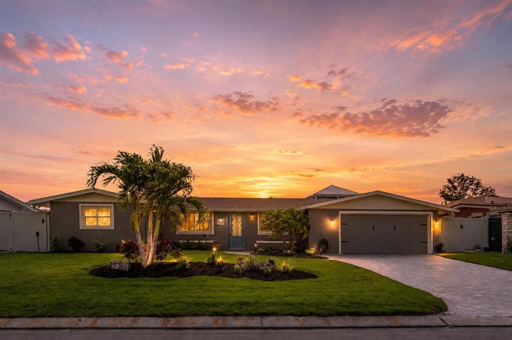 3811 101ST STREET W, BRADENTON, FL 34210