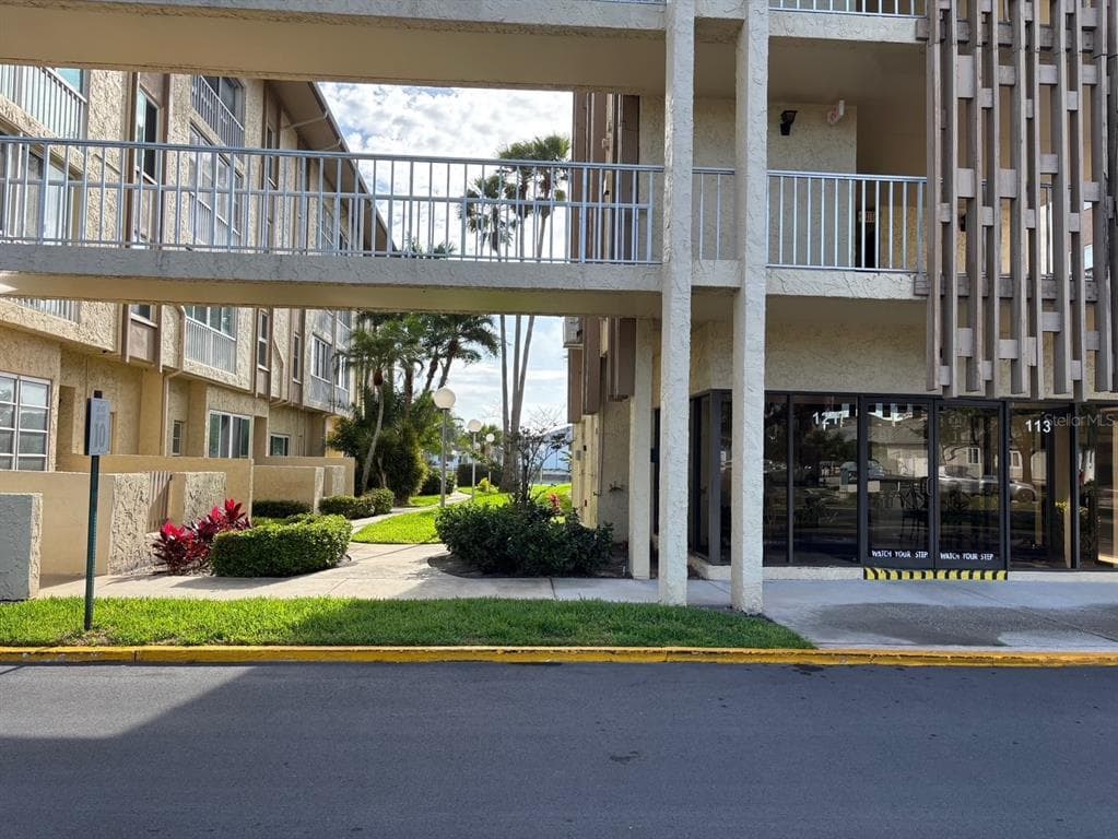 121 ISLAND WAY # 331, CLEARWATER BEACH, FL 33767