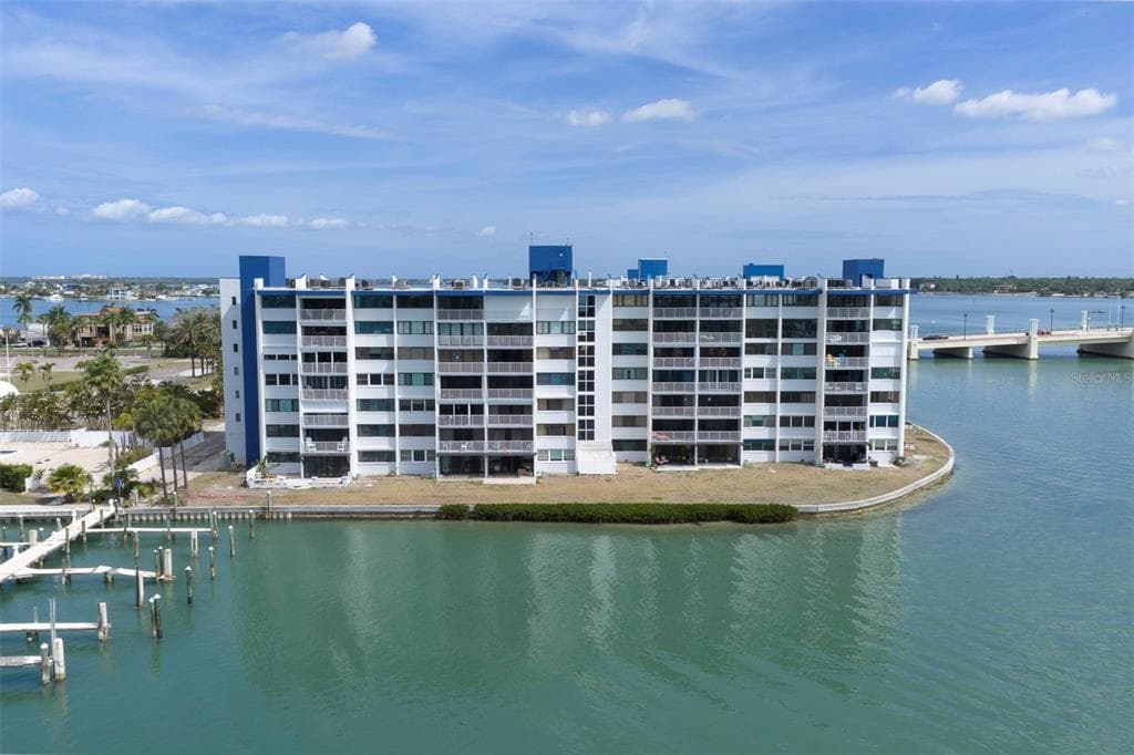 450 TREASURE ISLAND CAUSEWAY # 105, TREASURE ISLAND, FL 33706