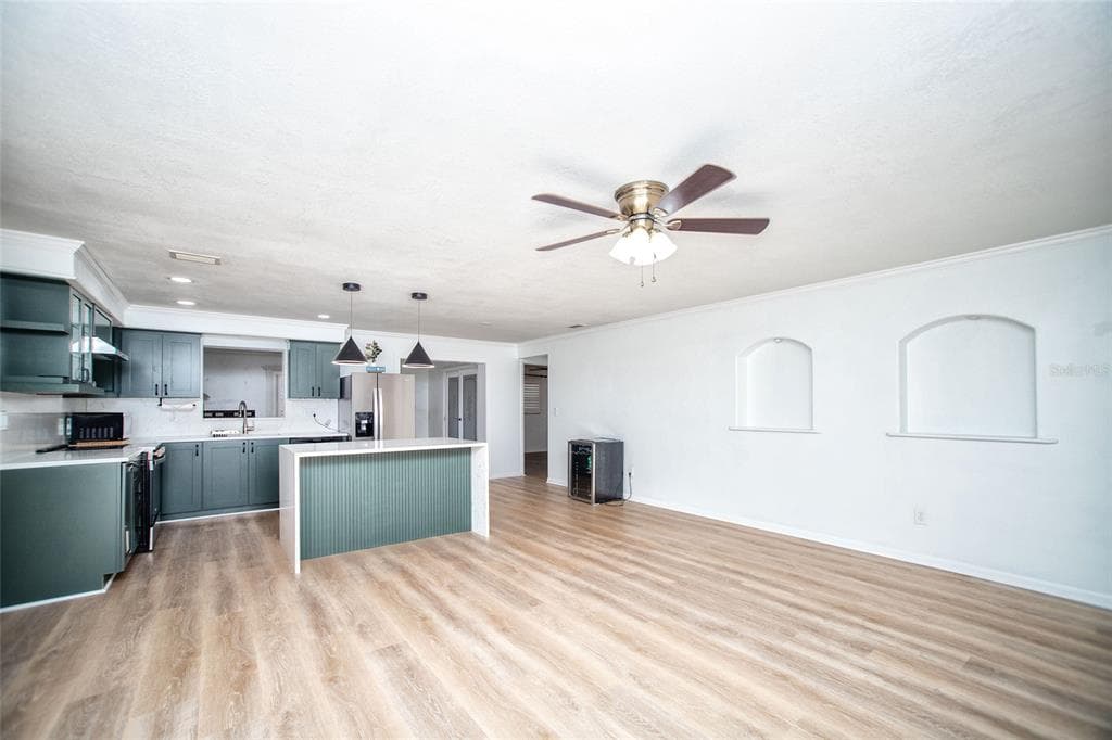 989 8TH AVENUE NE, LARGO, FL 33770 — zdjęcie 2