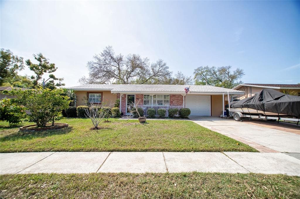 989 8TH AVENUE NE, LARGO, FL 33770