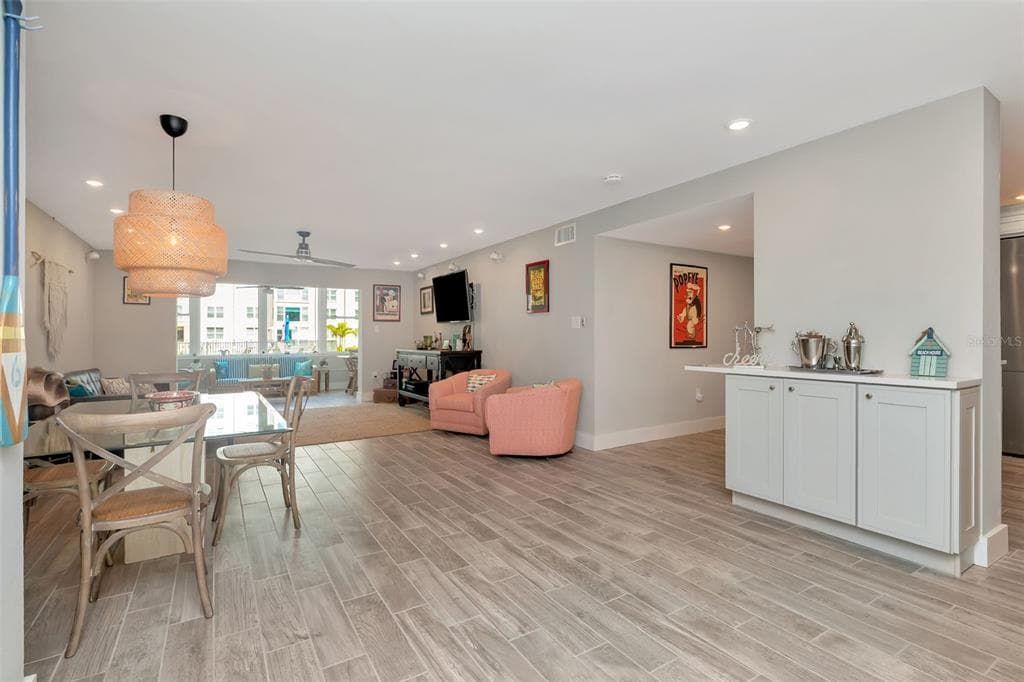 620 EDGEWATER DRIVE # 102, DUNEDIN, FL 34698 — zdjęcie 4