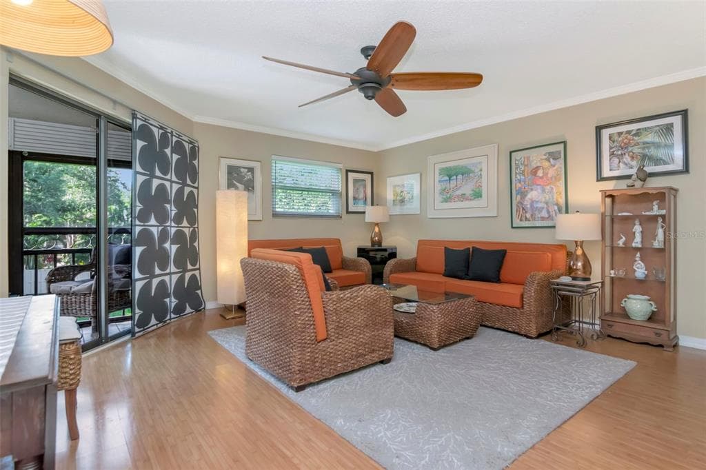 484 SANTA CRUZ PLACE NE # H, ST PETERSBURG, FL 33703 — zdjęcie 3