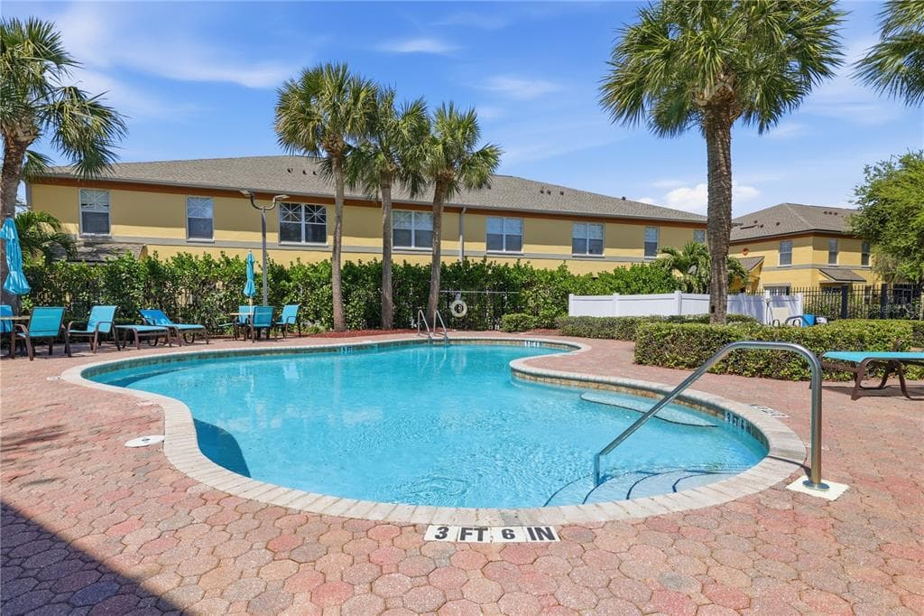 3871 MARINER DRIVE, ST PETERSBURG, FL 33705 — zdjęcie 4