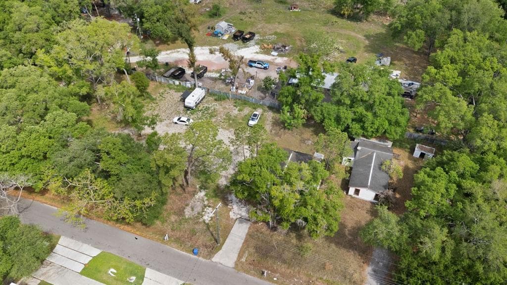 6808 NEW YORK DRIVE, TAMPA, FL 33619 — zdjęcie 2