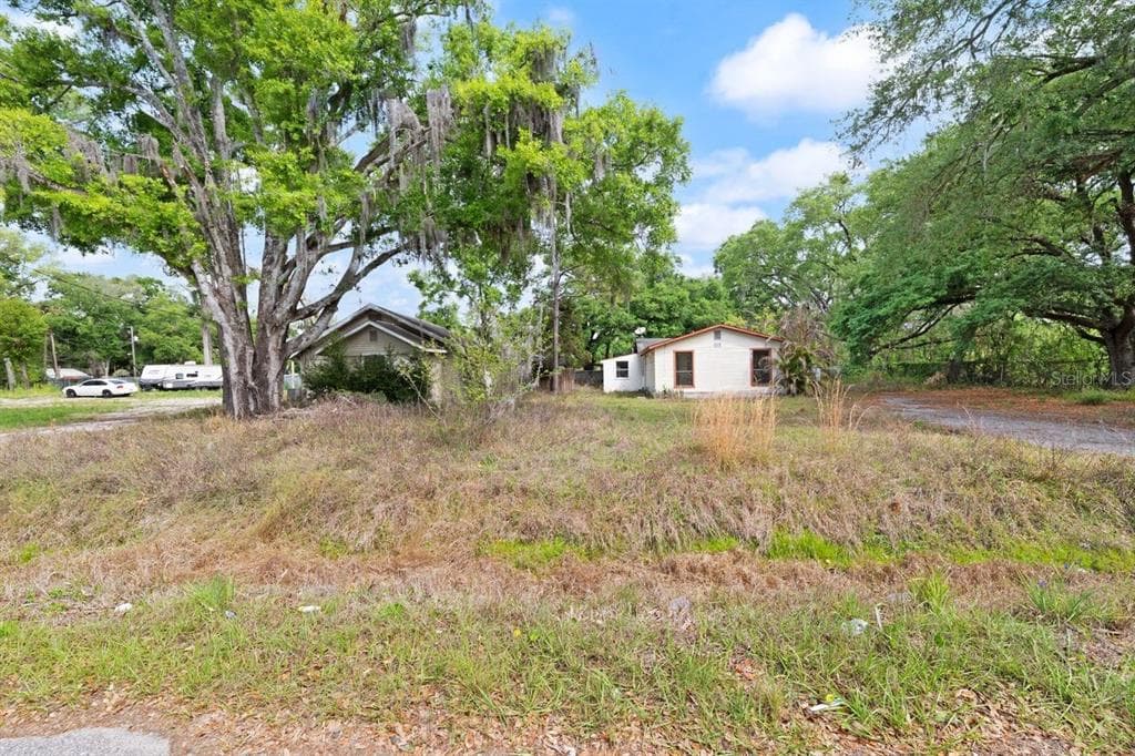 6808 NEW YORK DRIVE, TAMPA, FL 33619
