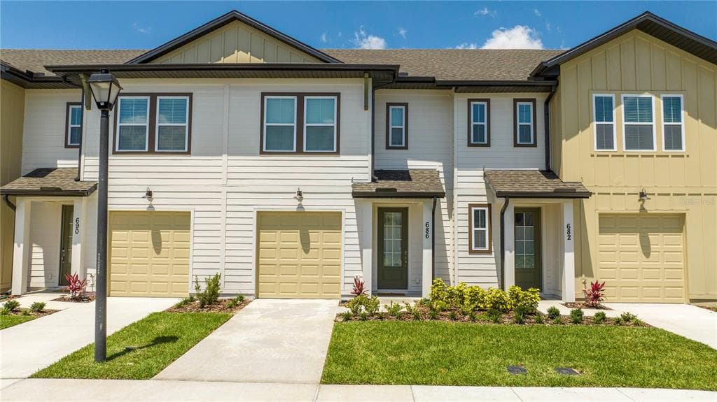 686 LONGBOAT DRIVE, DAVENPORT, FL 33896