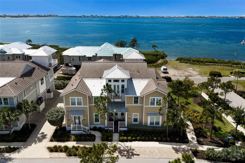 318 COMPASS POINT DRIVE # 202, BRADENTON, FL 34209