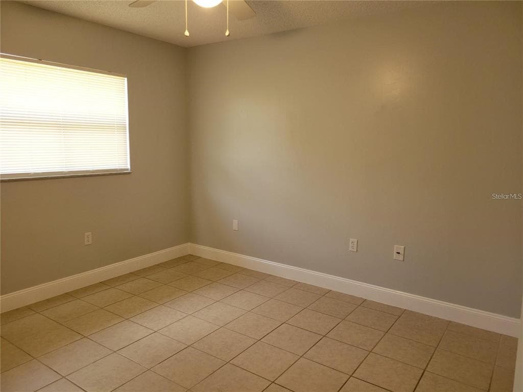 807 MCLAIN COURT, TAVARES, FL 32778 — zdjęcie 2