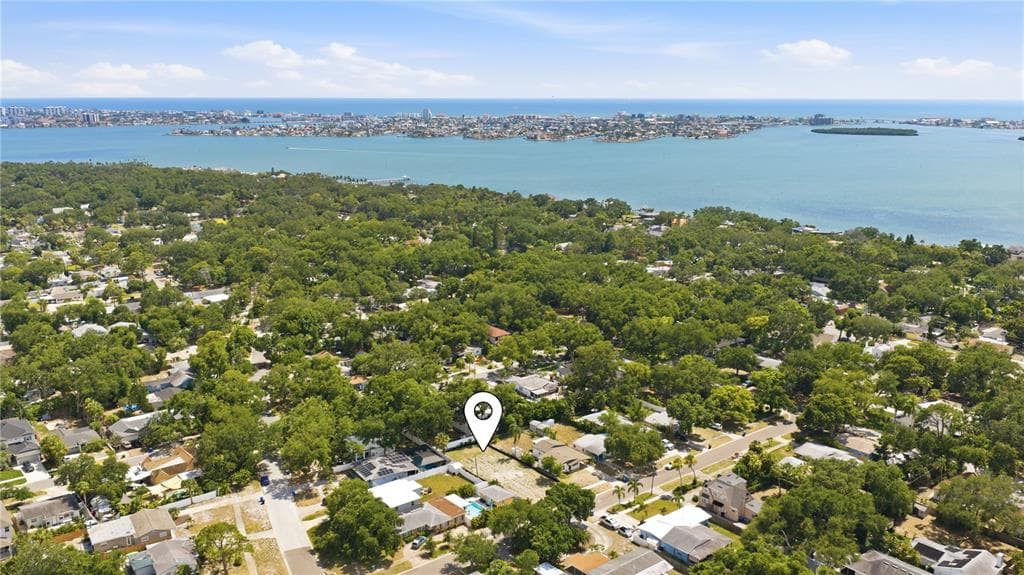 8056 28TH AVENUE N, ST PETERSBURG, FL 33710 — zdjęcie 4