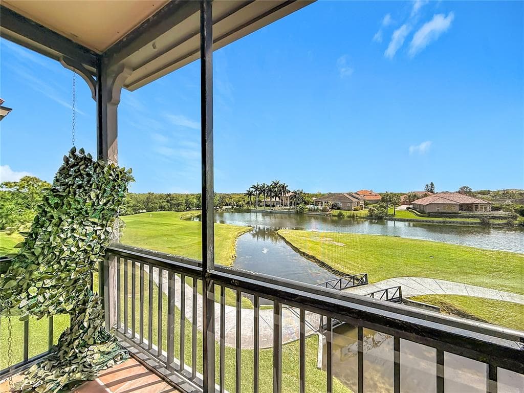 2400 FEATHER SOUND DRIVE # 933, CLEARWATER, FL 33762