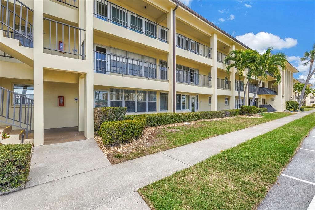 4700 COVE CIRCLE # 103, ST PETERSBURG, FL 33708 — zdjęcie 3