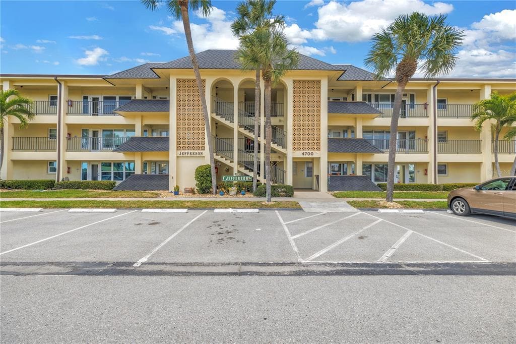 4700 COVE CIRCLE # 103, ST PETERSBURG, FL 33708