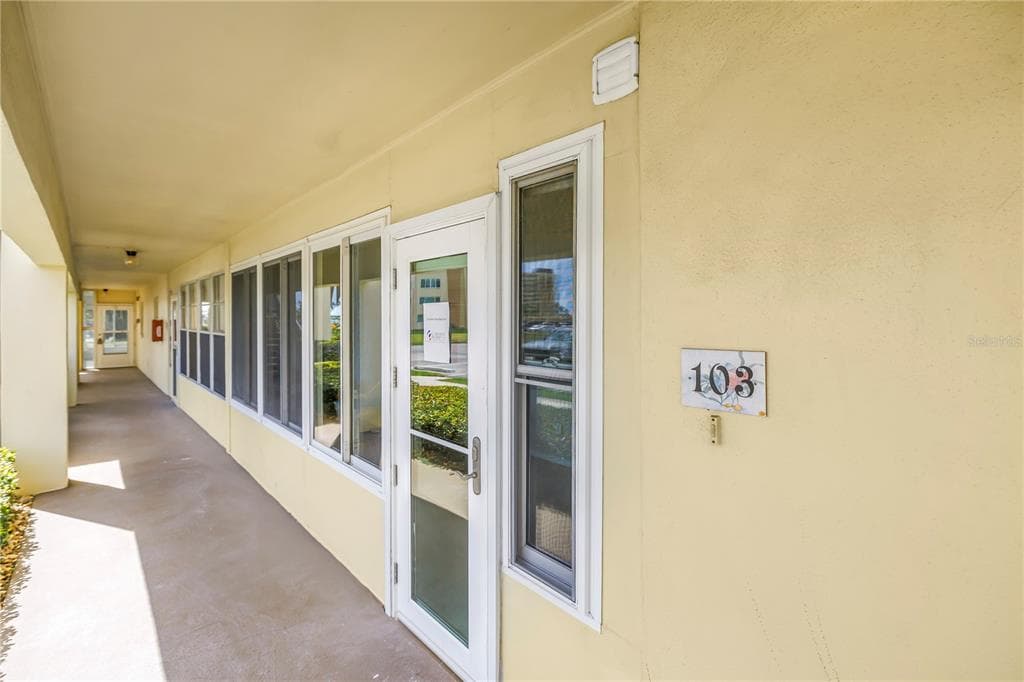 4700 COVE CIRCLE # 103, ST PETERSBURG, FL 33708 — zdjęcie 4