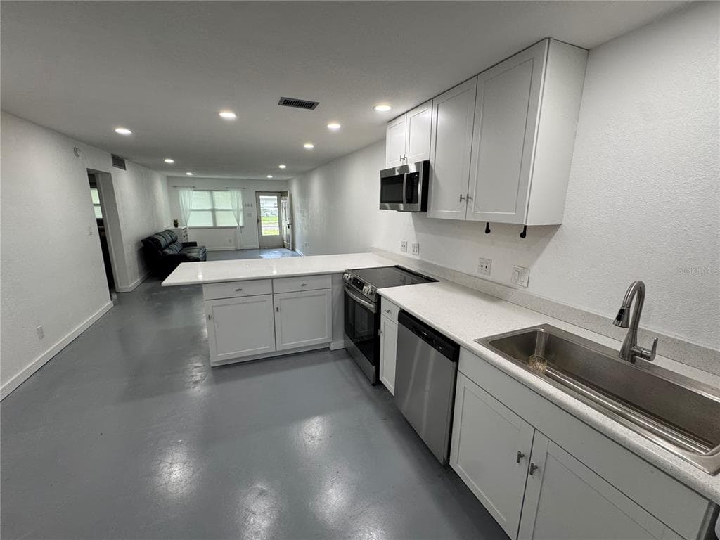 5720 13TH AVENUE N # 106B, ST PETERSBURG, FL 33710 — zdjęcie 4