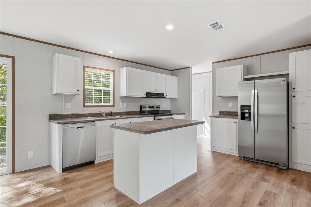 12015 WESTBAY AVENUE, NEW PORT RICHEY, FL 34654 — zdjęcie 2