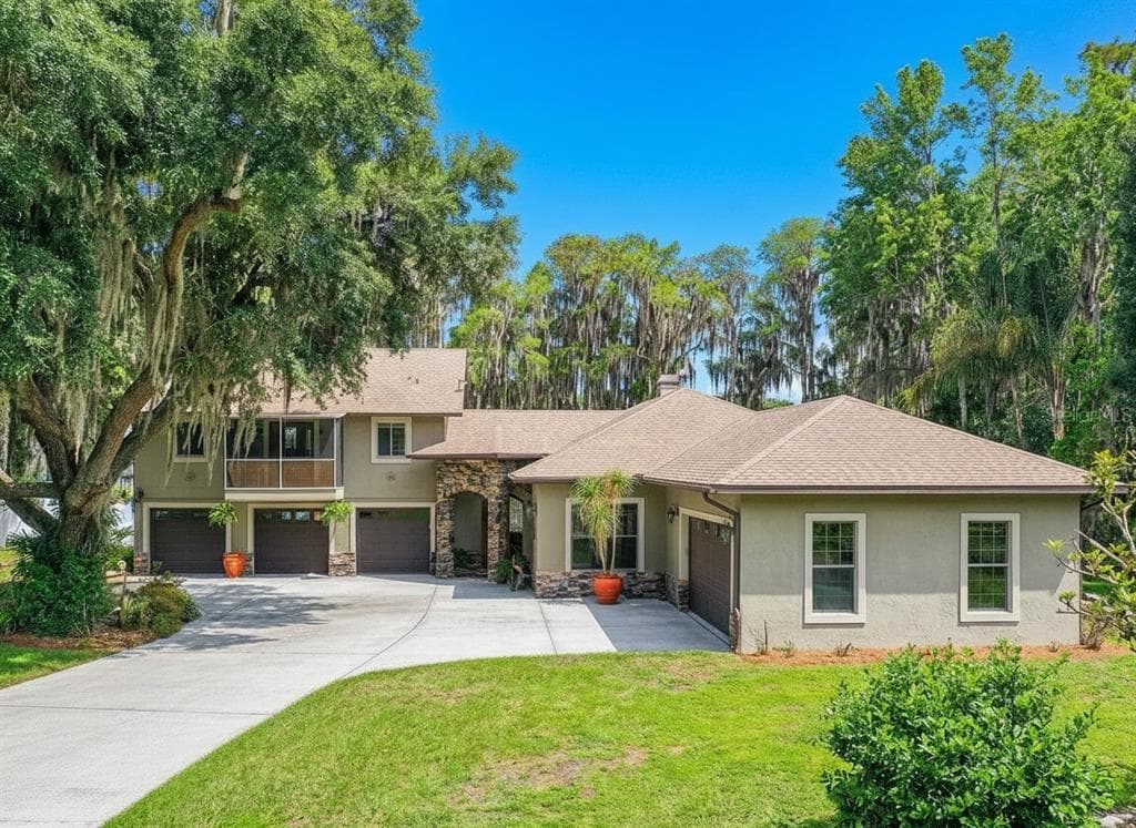 6850 HUNT ROAD, GROVELAND, FL 34736