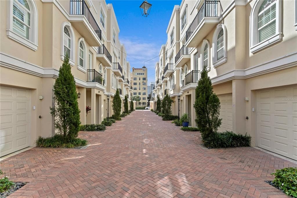 412 REGENT LANE N, ST PETERSBURG, FL 33701 — zdjęcie 2