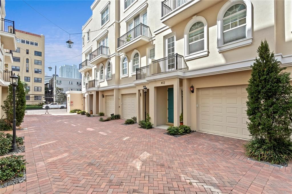 412 REGENT LANE N, ST PETERSBURG, FL 33701 — zdjęcie 3