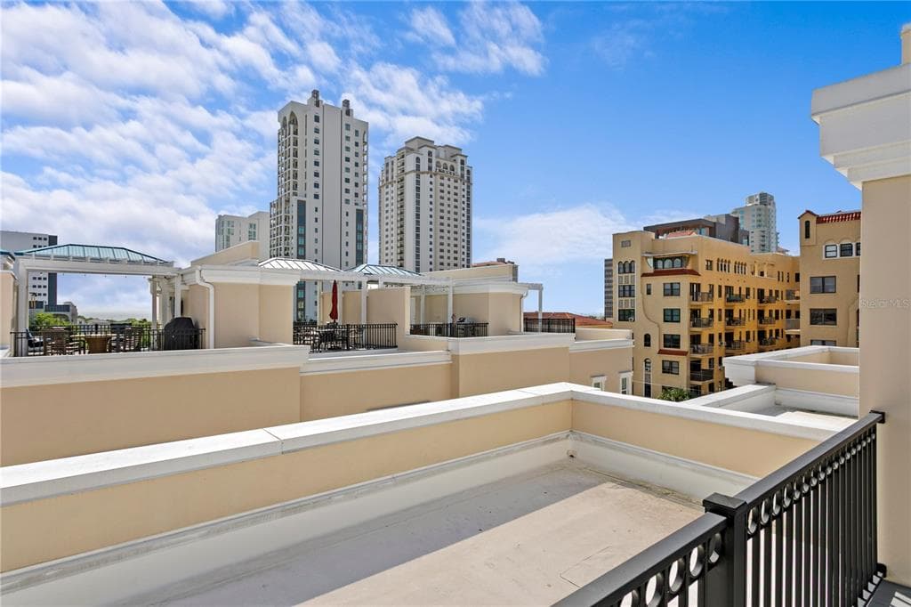 412 REGENT LANE N, ST PETERSBURG, FL 33701 — zdjęcie 4