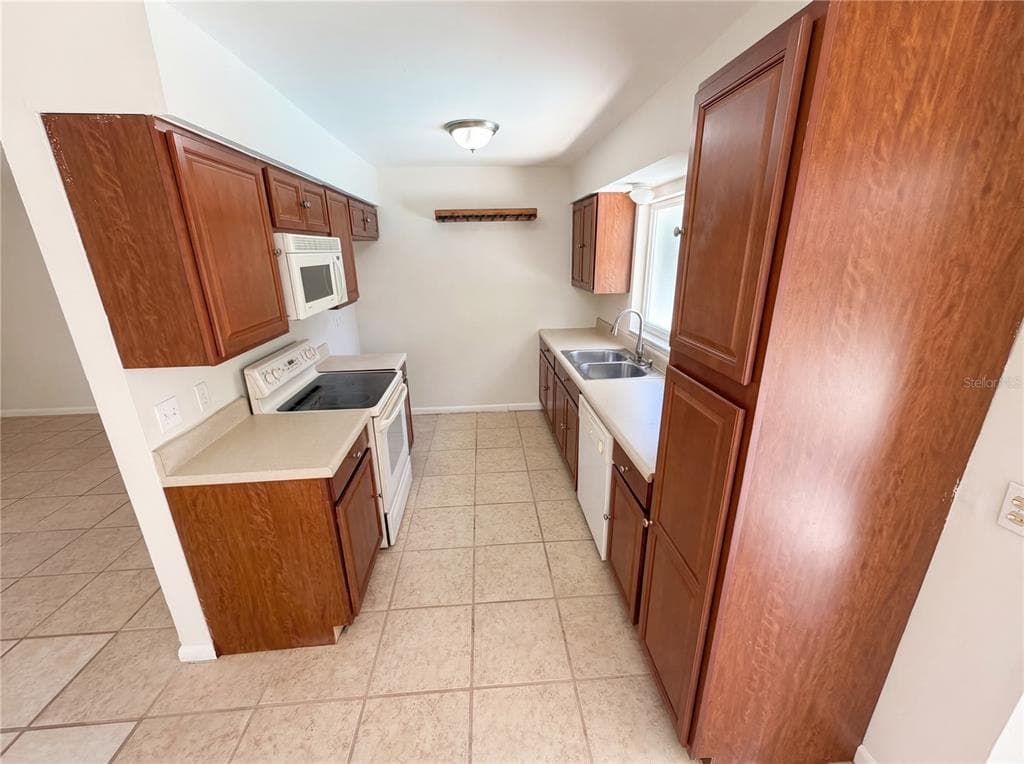 909 WINCHESTER COURT, BRANDON, FL 33510 — zdjęcie 2