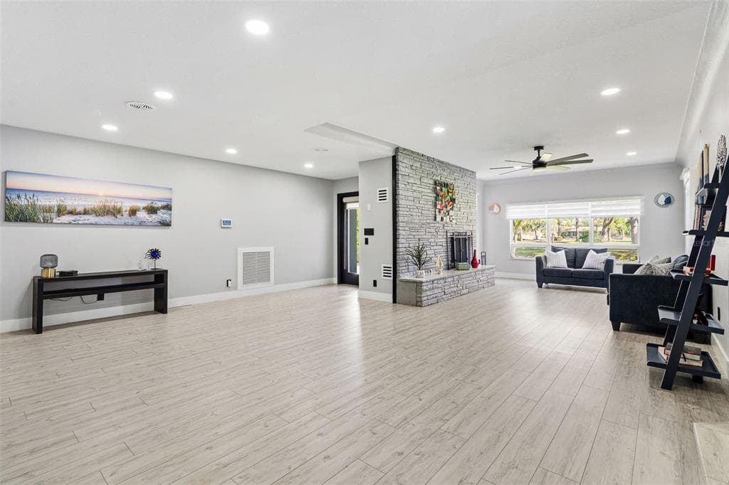 6228 7TH AVENUE N, ST PETERSBURG, FL 33710 — zdjęcie 5