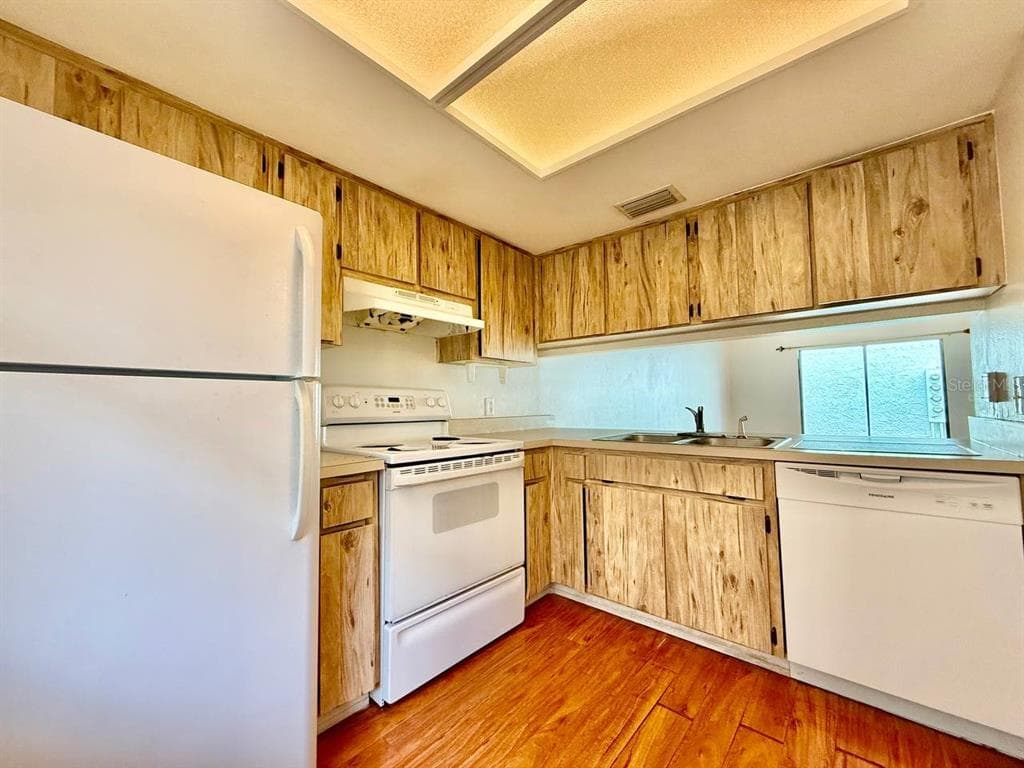 5024 TERRACE PALMS CIRCLE # 101, TAMPA, FL 33617 — zdjęcie 3