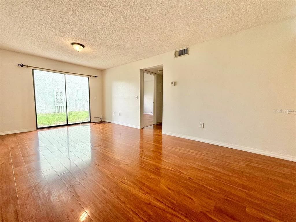 5024 TERRACE PALMS CIRCLE # 101, TAMPA, FL 33617 — zdjęcie 5
