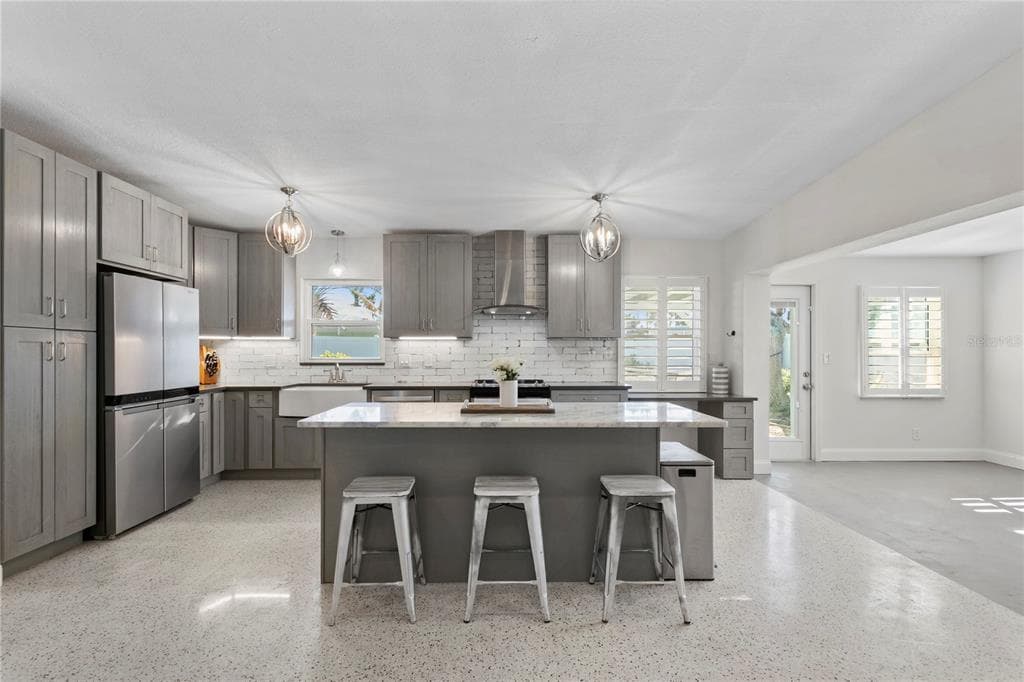 6931 GRANDE VISTA WAY S, ST PETERSBURG, FL 33707 — zdjęcie 2