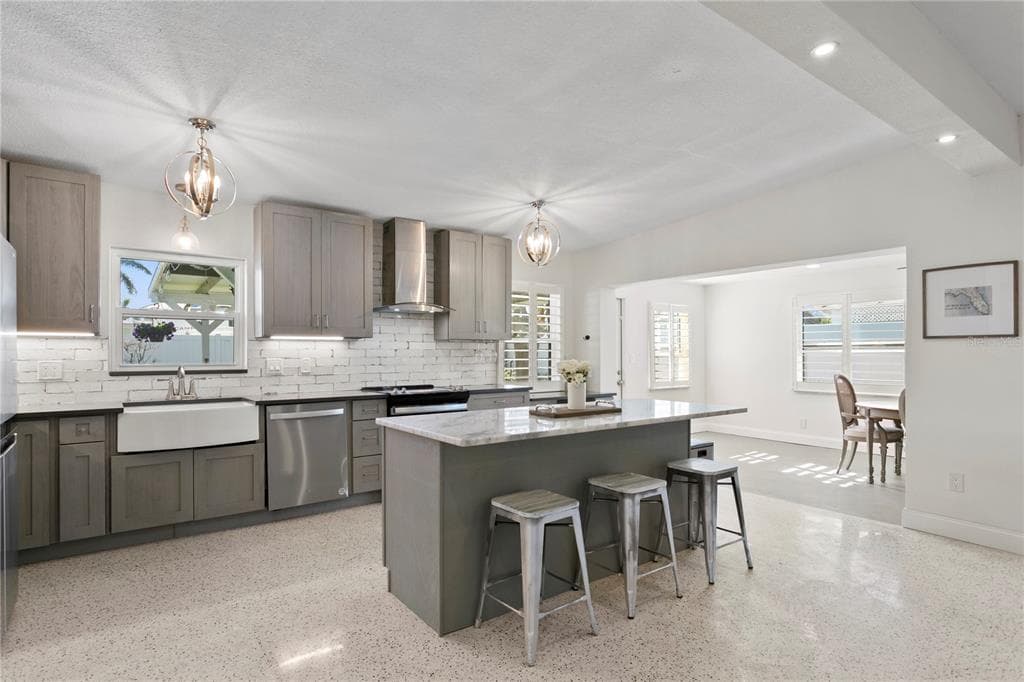6931 GRANDE VISTA WAY S, ST PETERSBURG, FL 33707 — zdjęcie 5